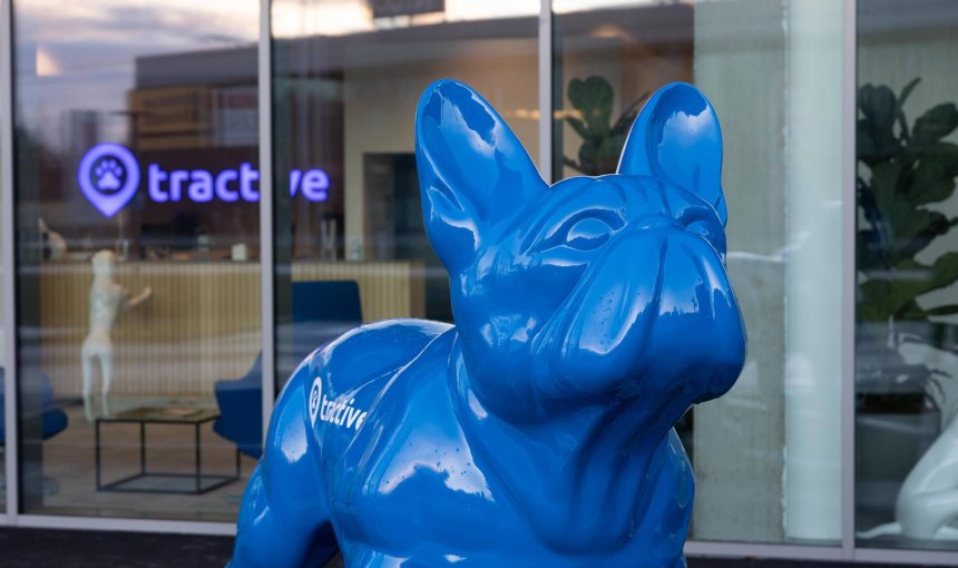 The entrance of the Tractive campus at Linz