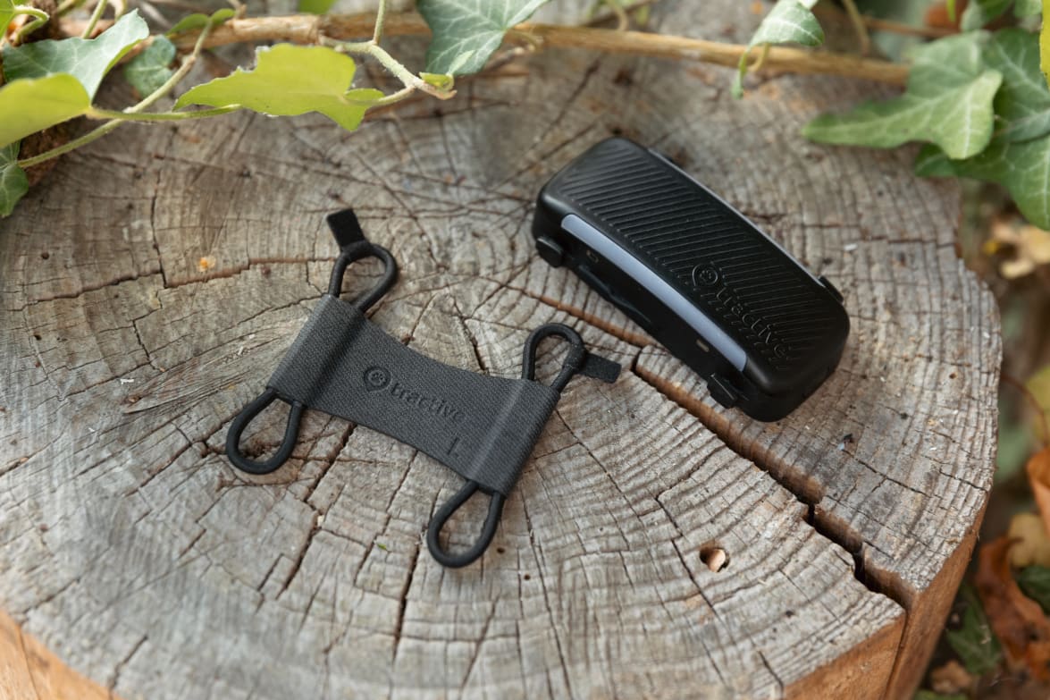 Tractive DOG 6 Fabric Clip Small with a Tracker